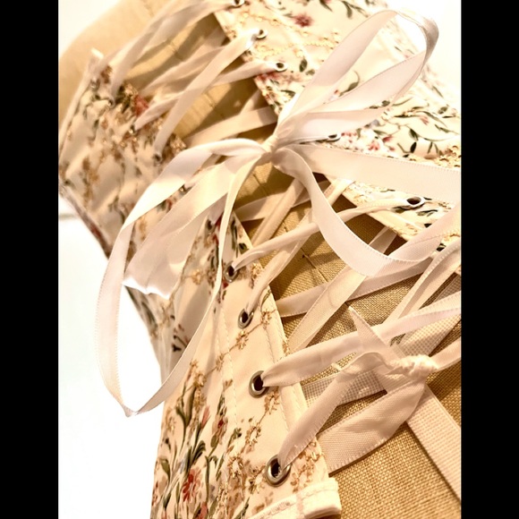 NWT Cream Floral Corset - Picture 5 of 5